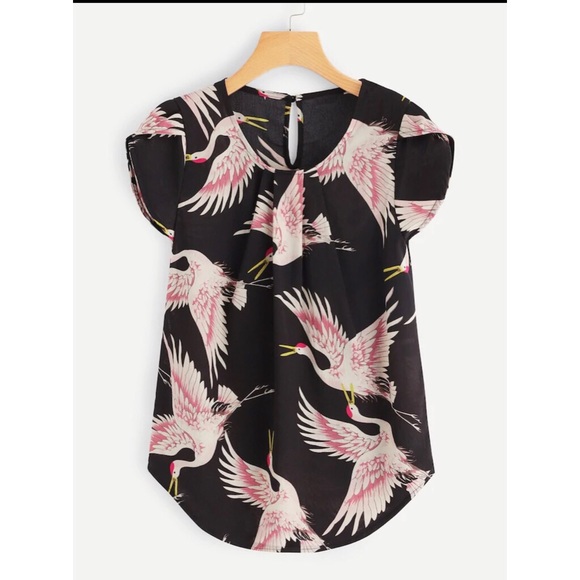 3️⃣✖️2️⃣5️⃣⭐️Black Animal print top nwt 🌟 - Picture 2 of 4